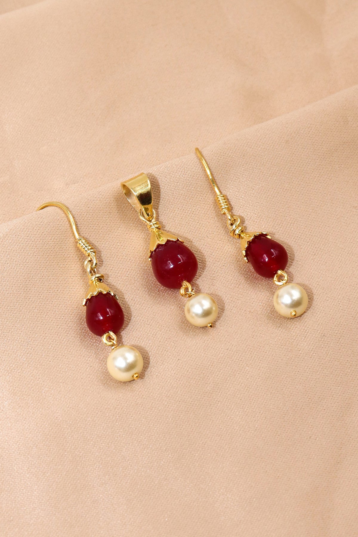 Golden Pearl Timeless Necklace