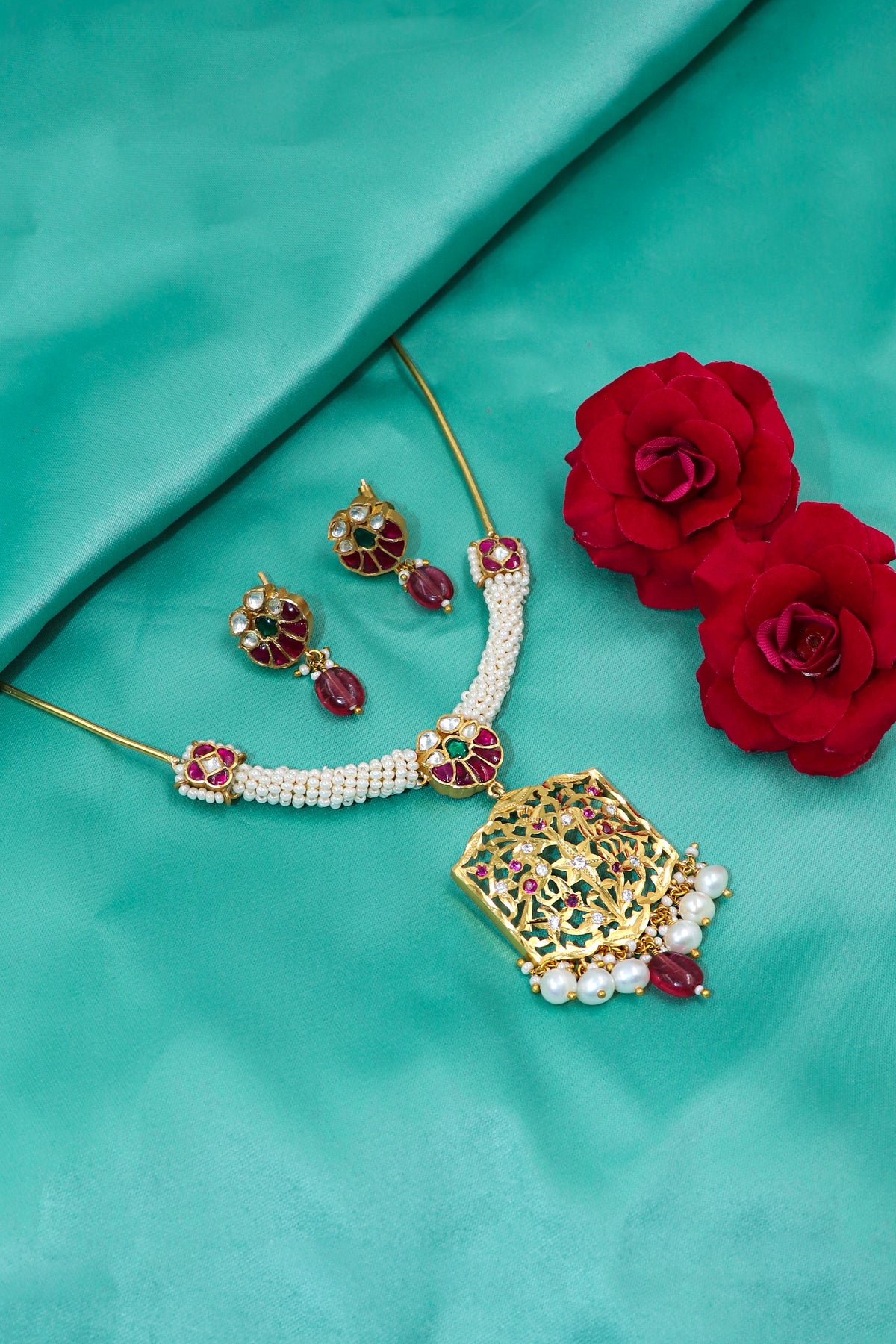 Pearl Scarlet Necklace