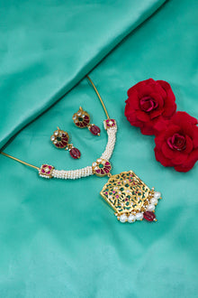 Pearl Scarlet Necklace