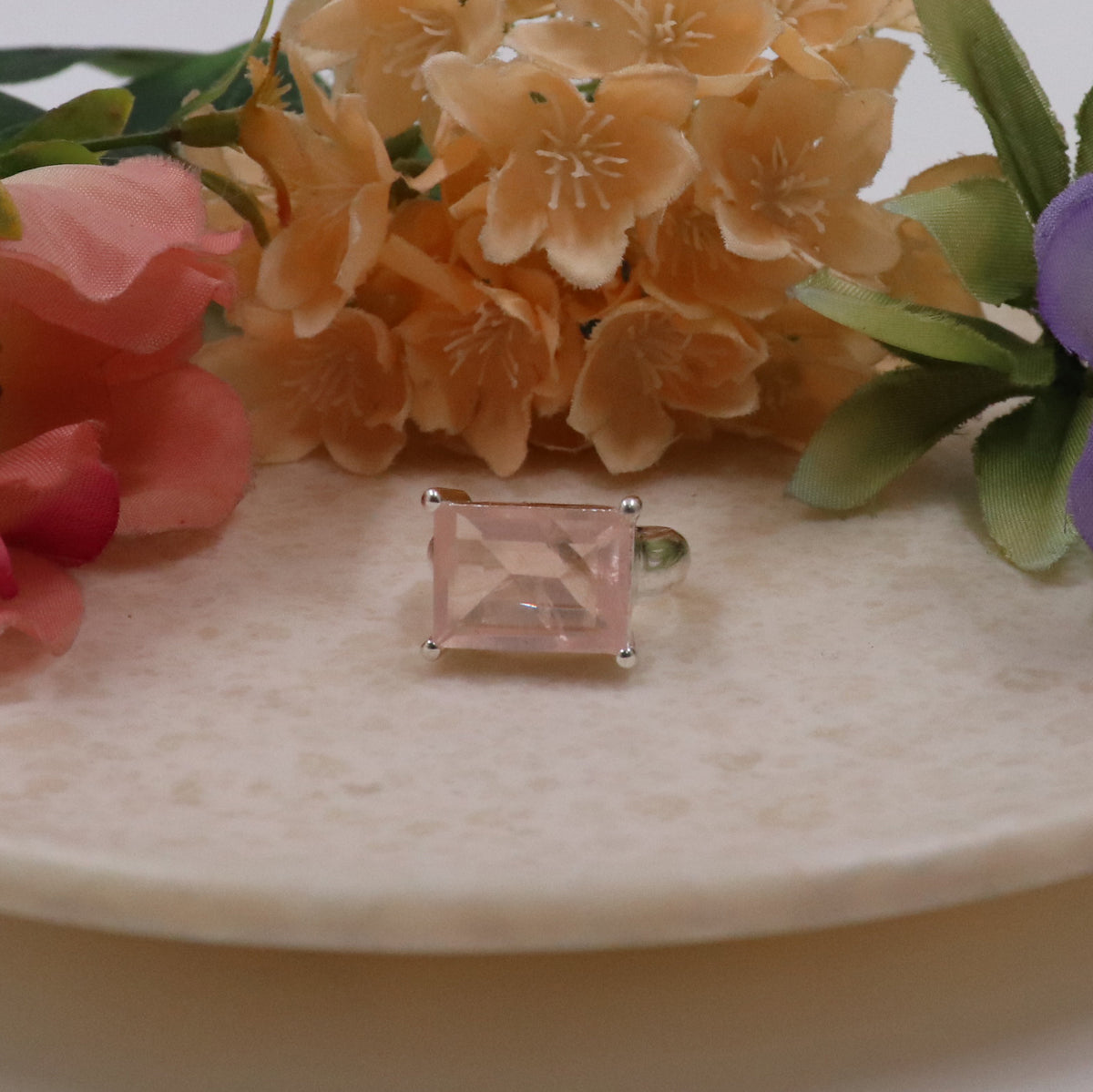 Elegant Rose Quartz Ring