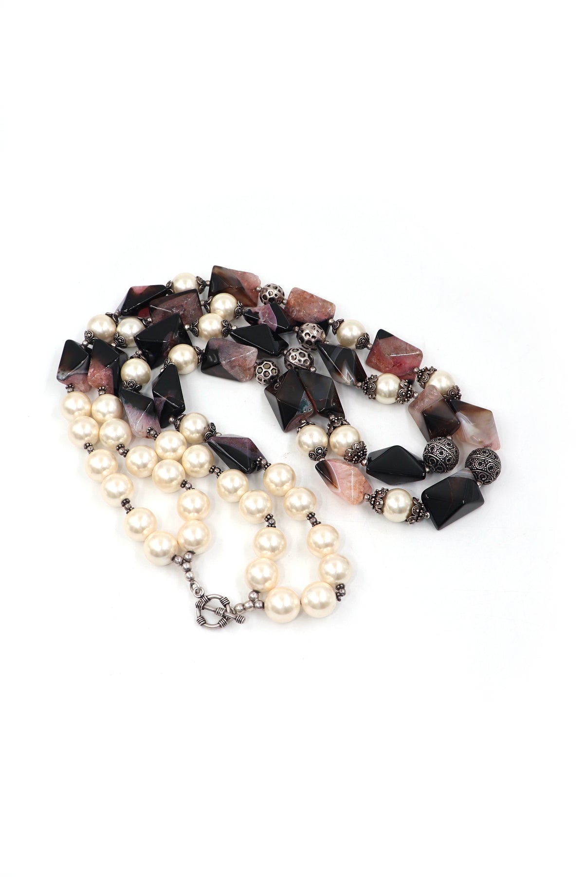 Agate & Pearl Sovereign Necklace