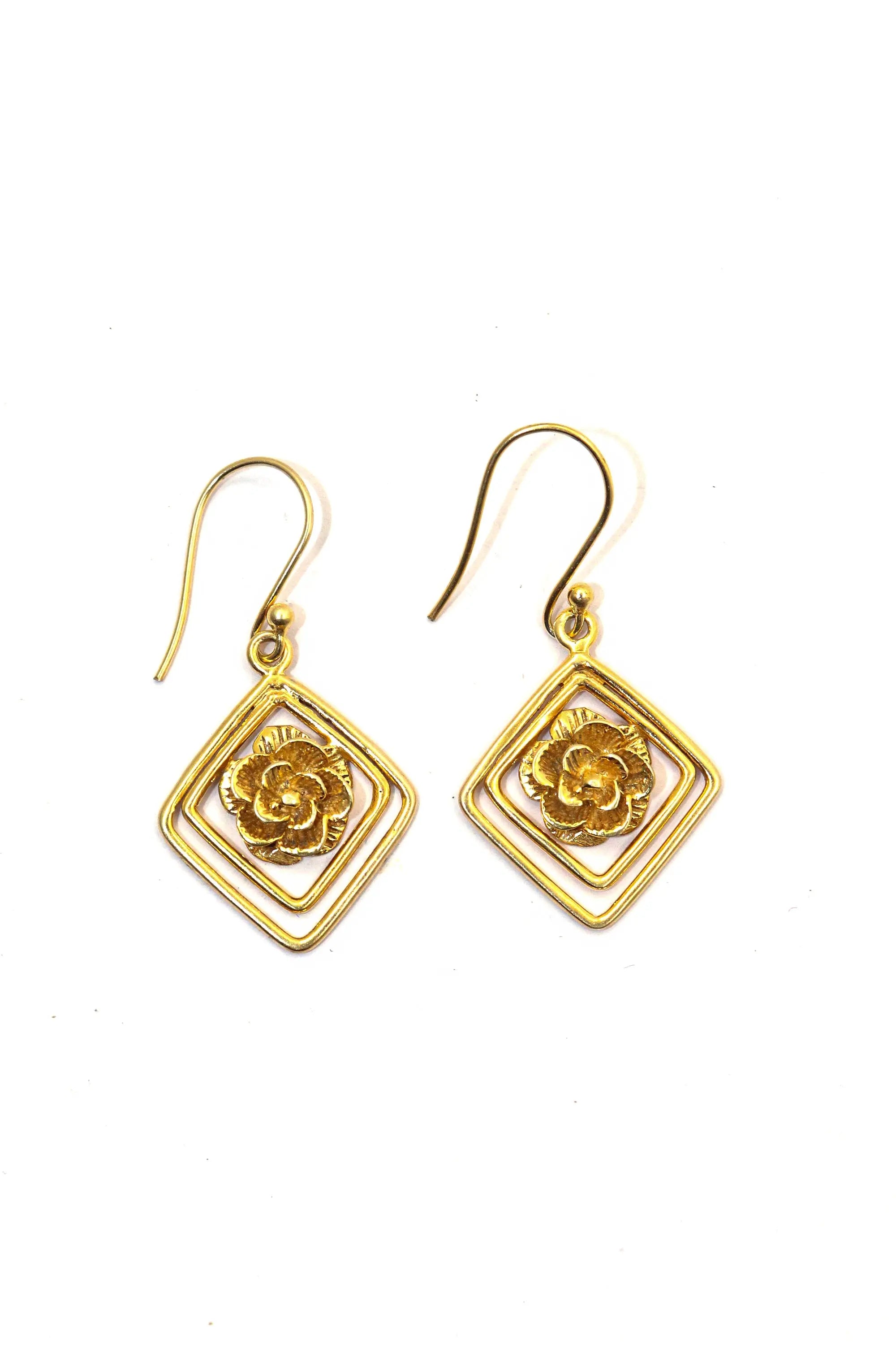 Elegant Flower Design Dangling Citrine Gemstone Earrings Jewelry for Women VJewels