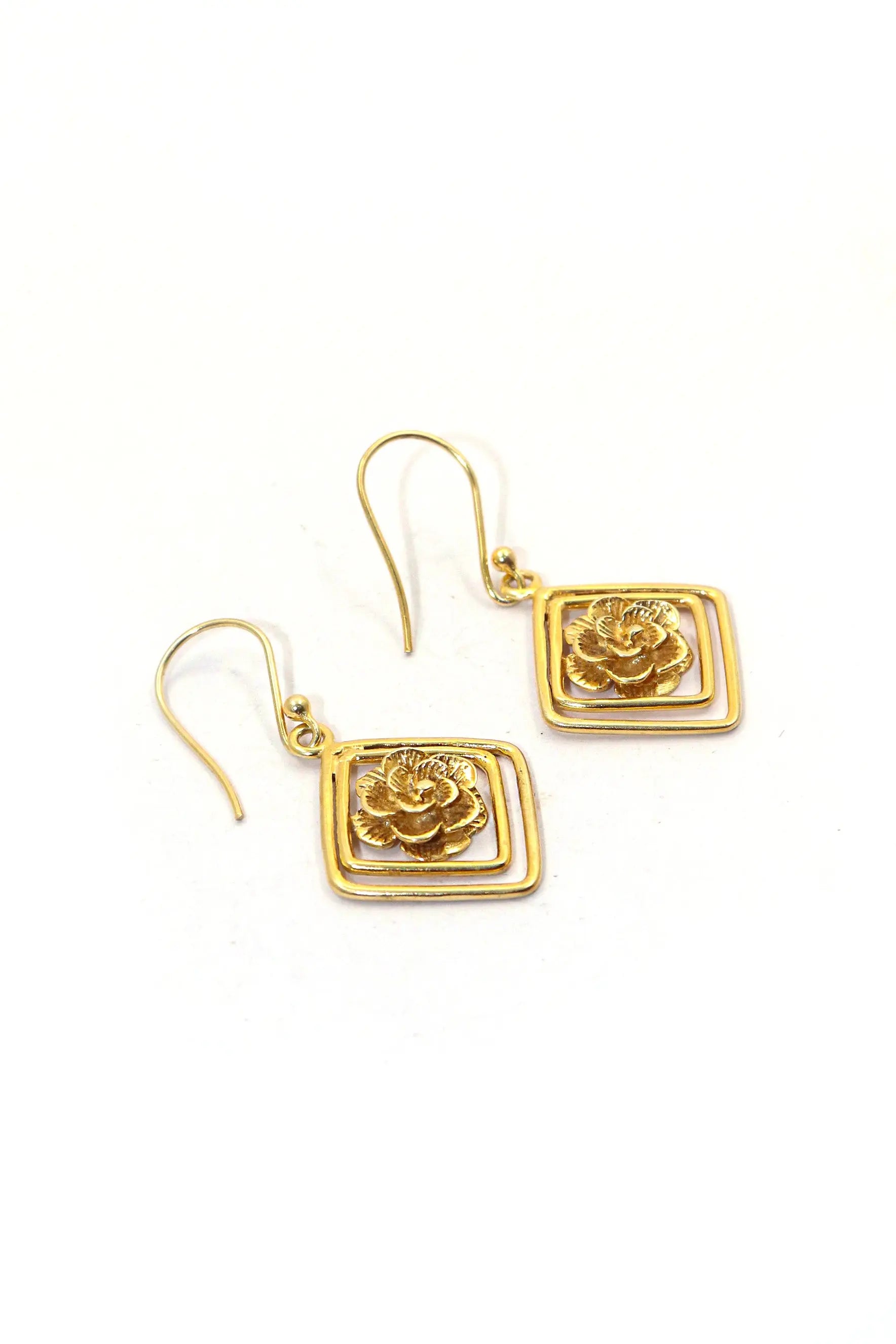 Elegant Flower Design Dangling Citrine Gemstone Earrings Jewelry for Women VJewels