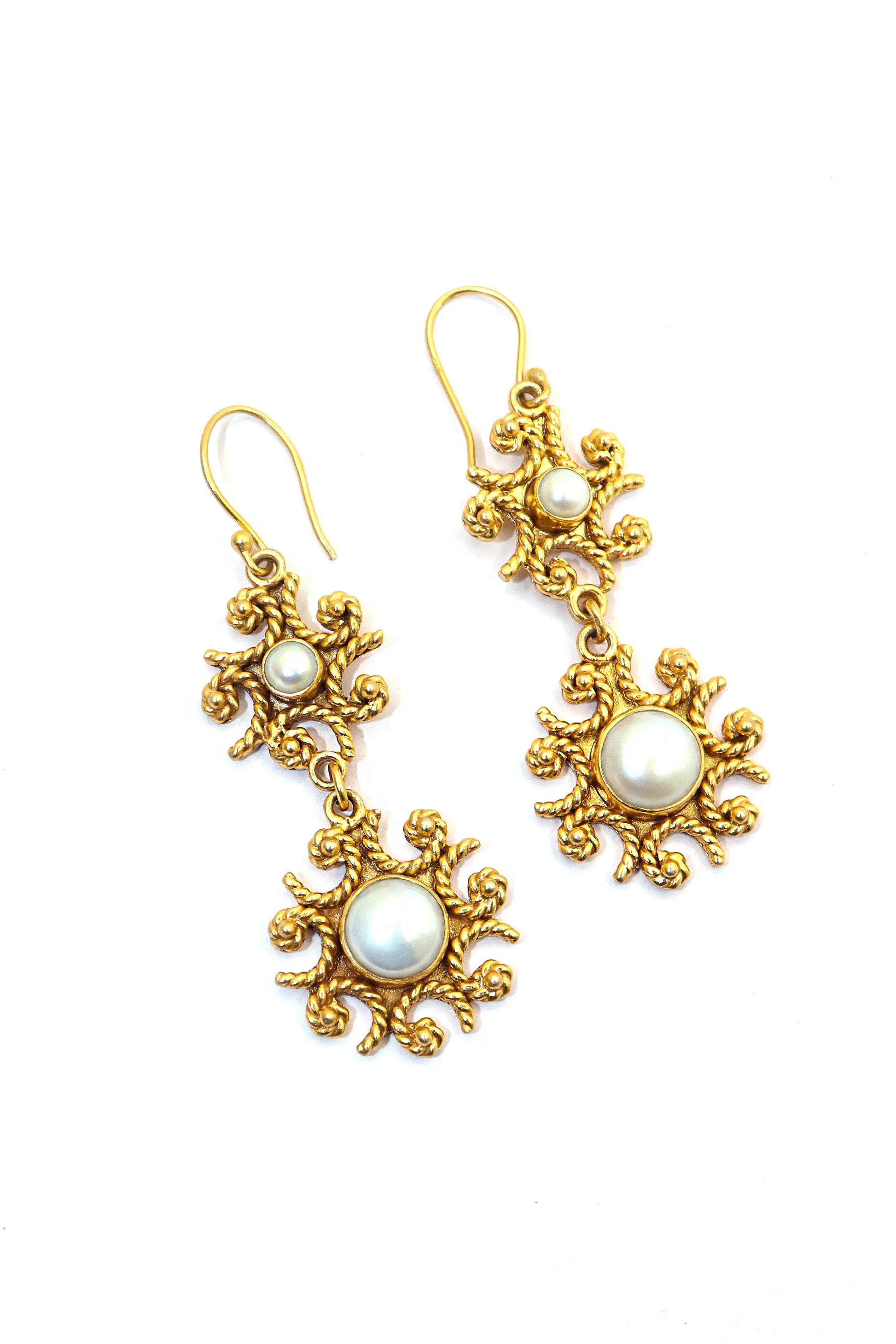 Gold-Plated with Unique Pearl Gemstone Dangle Flower Design Earring Jewelry VJewels