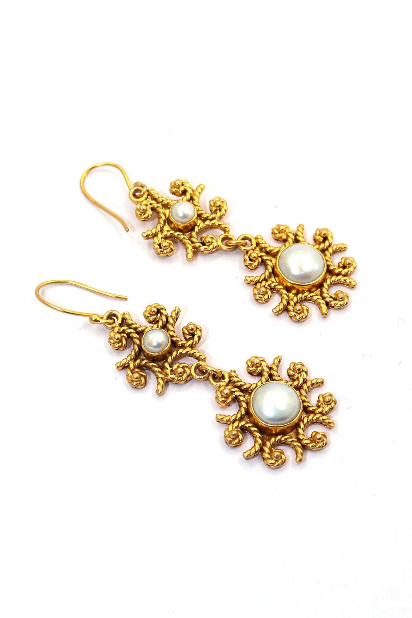 Gold-Plated with Unique Pearl Gemstone Dangle Flower Design Earring Jewelry VJewels