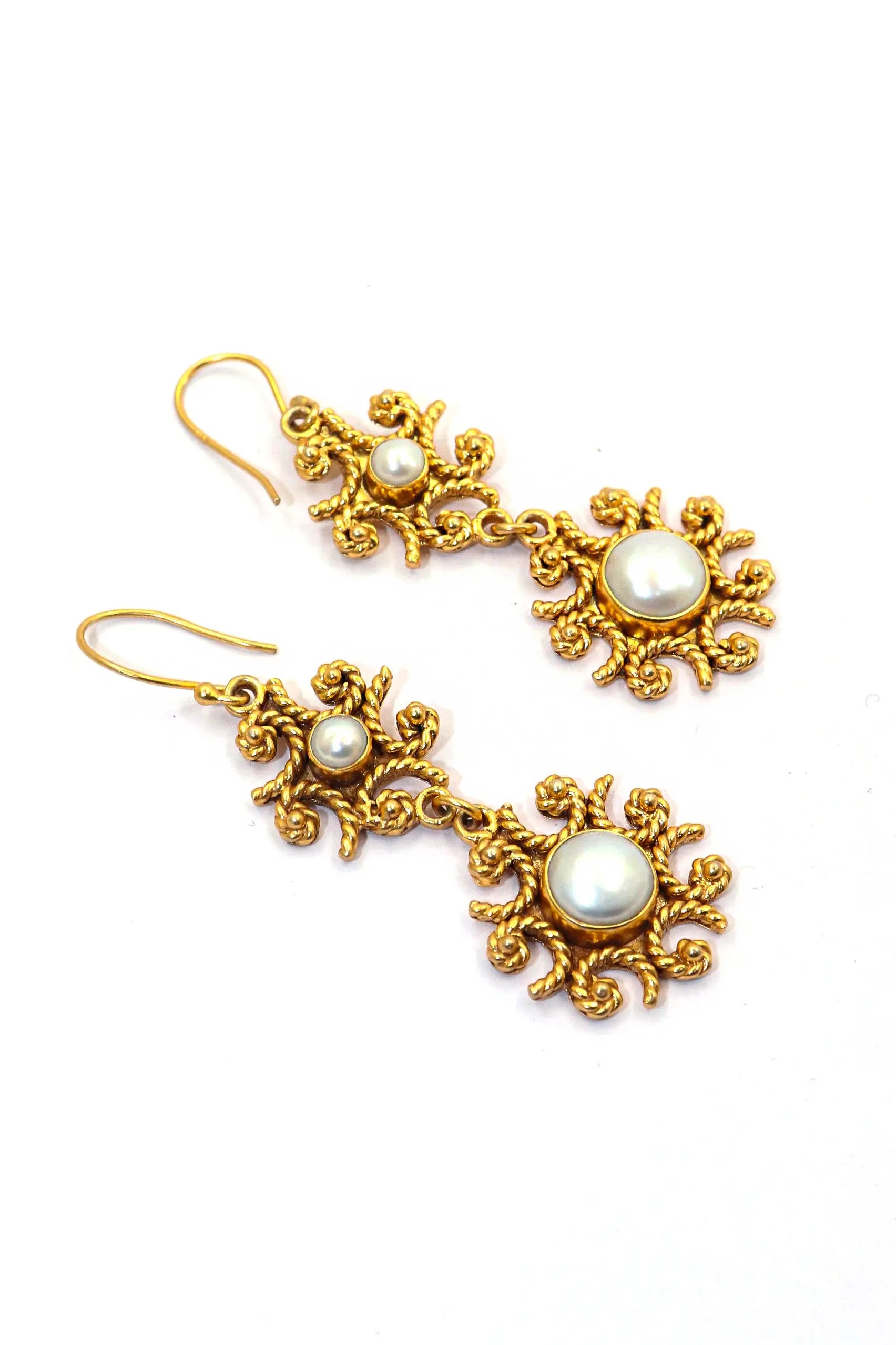 Gold-Plated with Unique Pearl Gemstone Dangle Flower Design Earring Jewelry VJewels