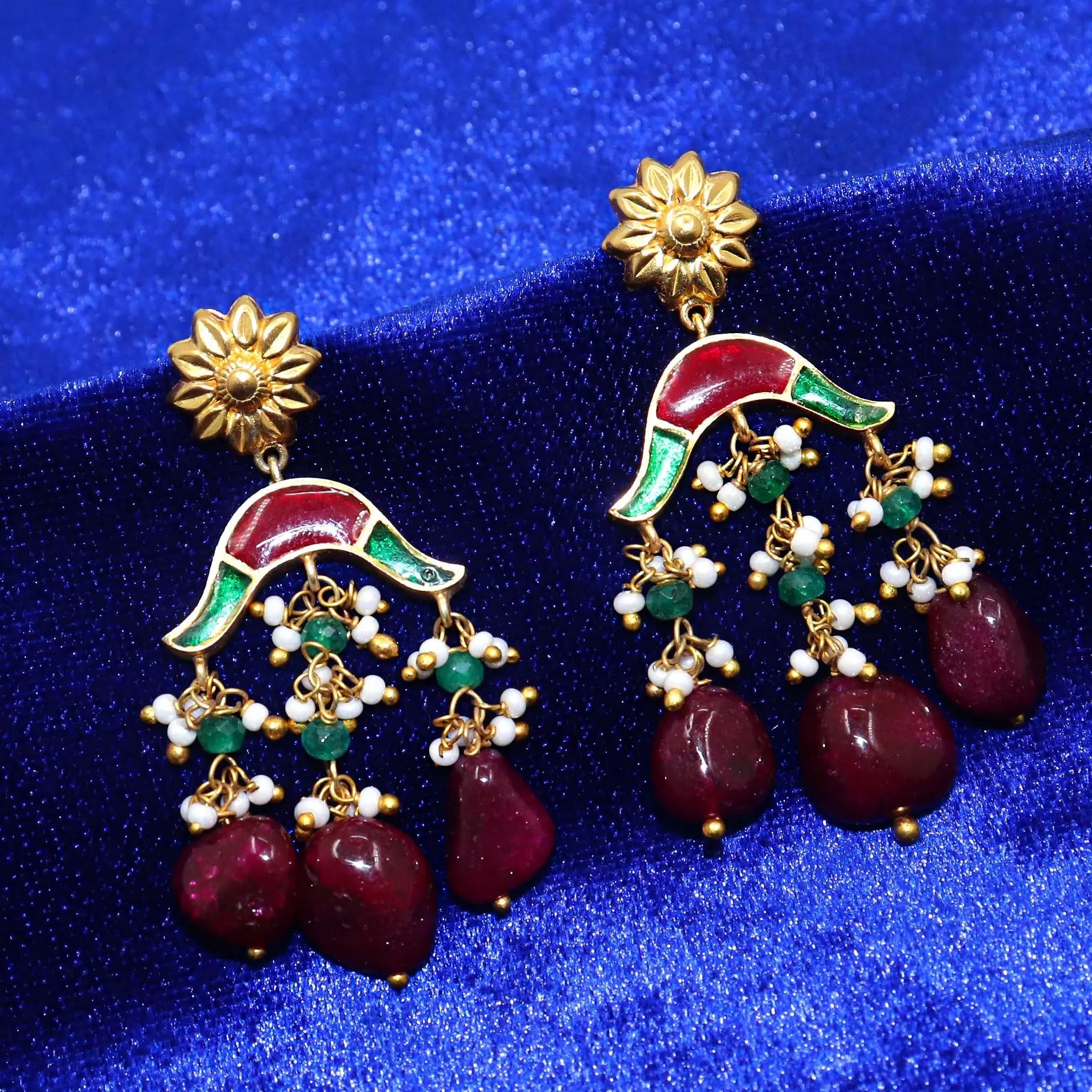 Green And Red Onyx Gemstone with Pearl Enamel Dazzling Earring Jewelry VJewels