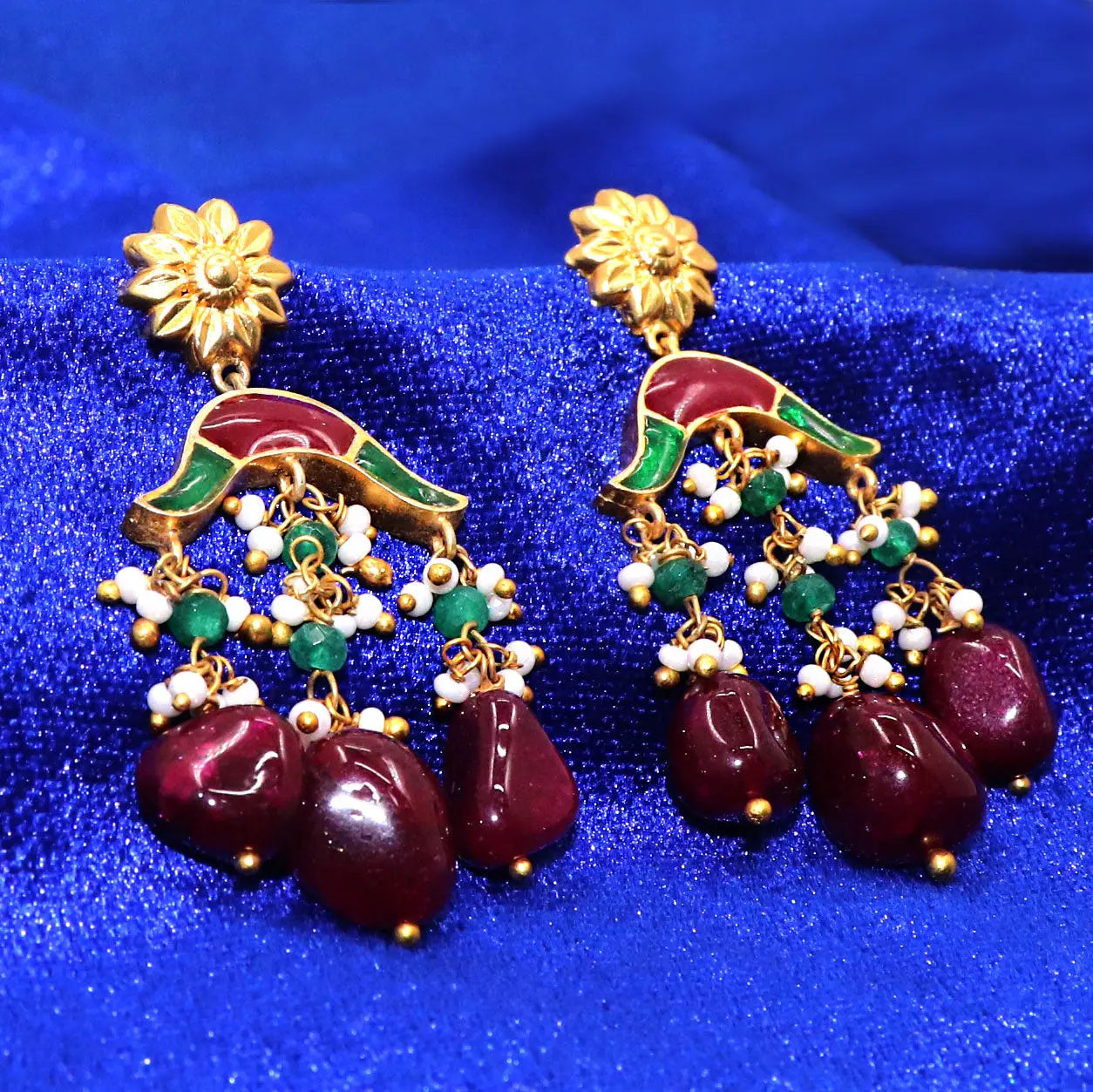 Green And Red Onyx Gemstone with Pearl Enamel Dazzling Earring Jewelry VJewels