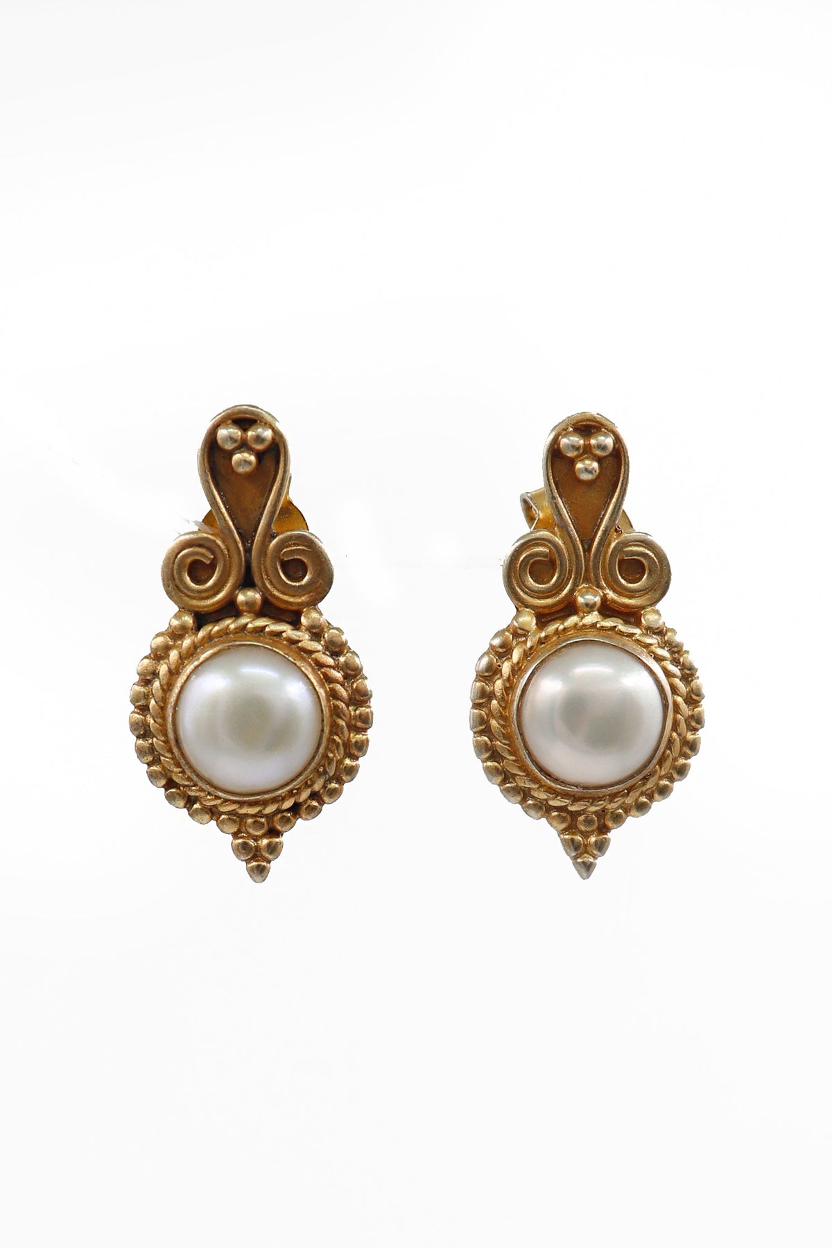 Traditional Pearl Majesty Stud
