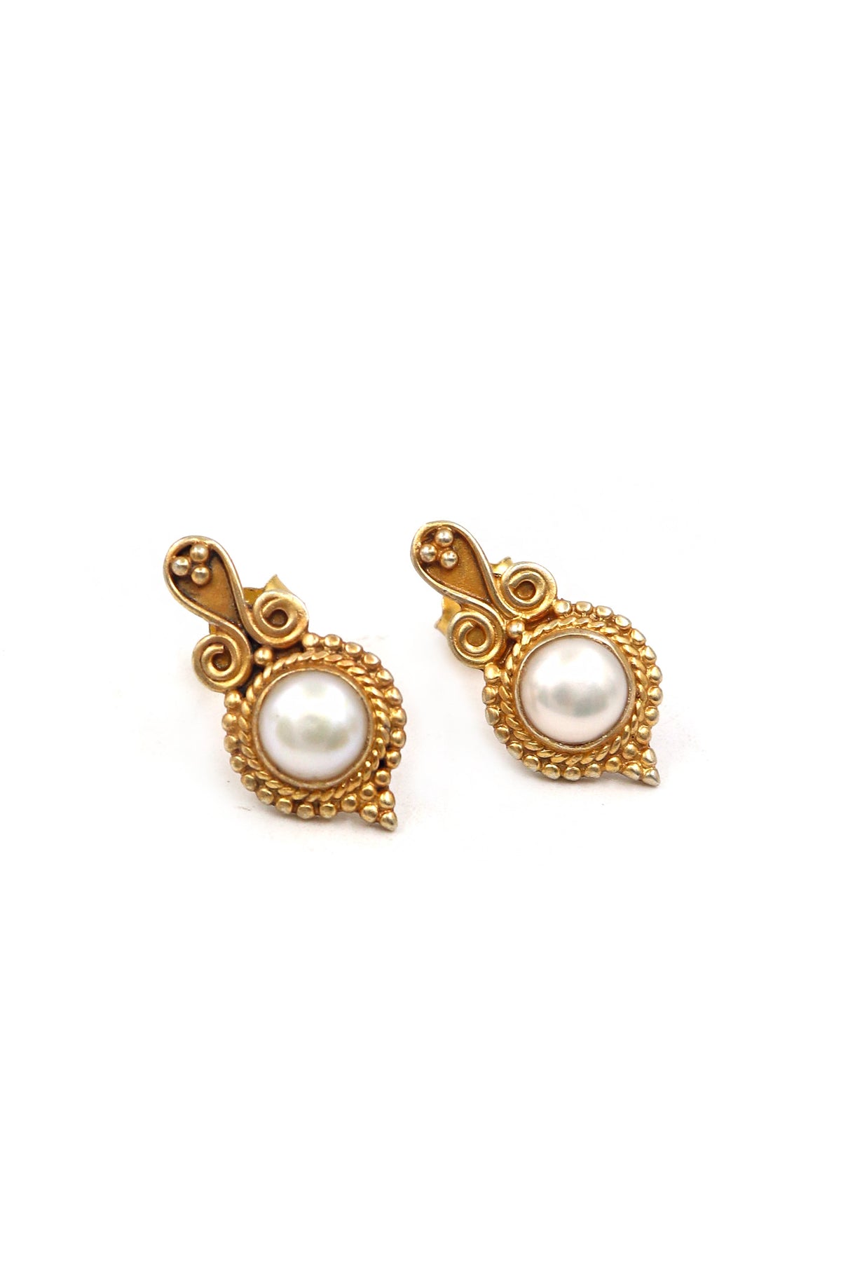 Traditional Pearl Majesty Stud