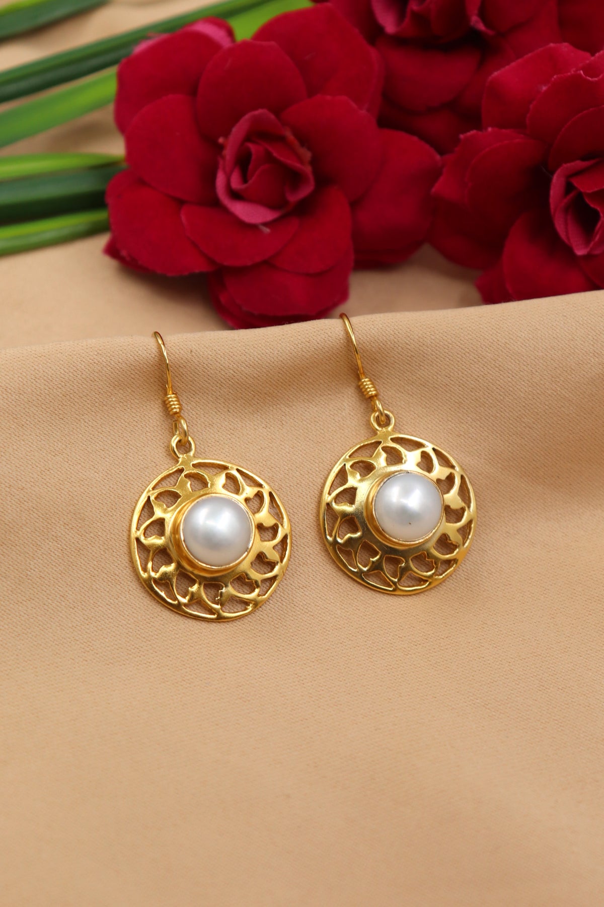 Pearl Majesty Gold Earring