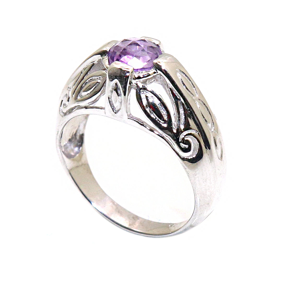 Gorgeous Wedding Band with Amethyst Gemstone