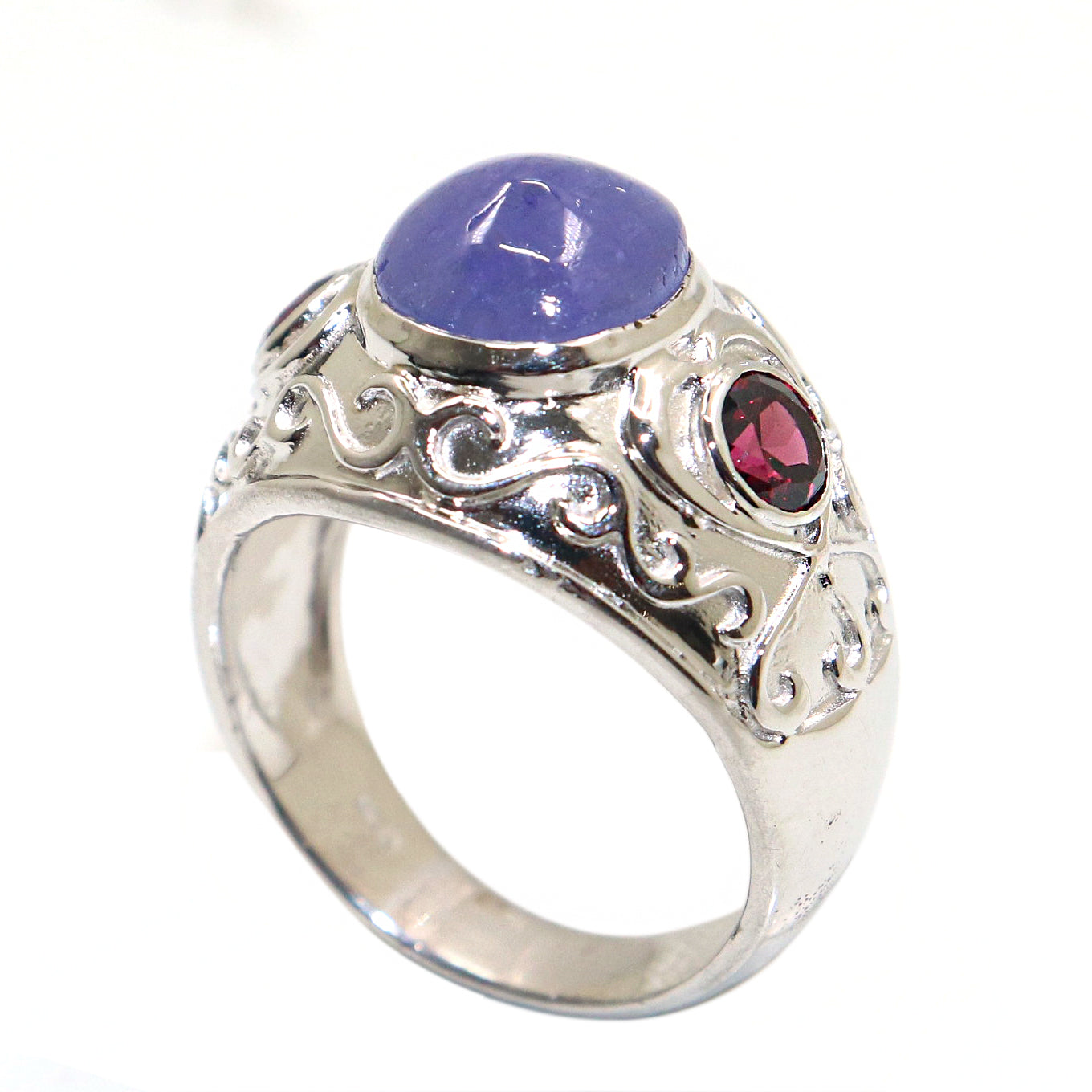 Stylish Party Ring with Intricate Tanzanite with Garnet Gemstone Work