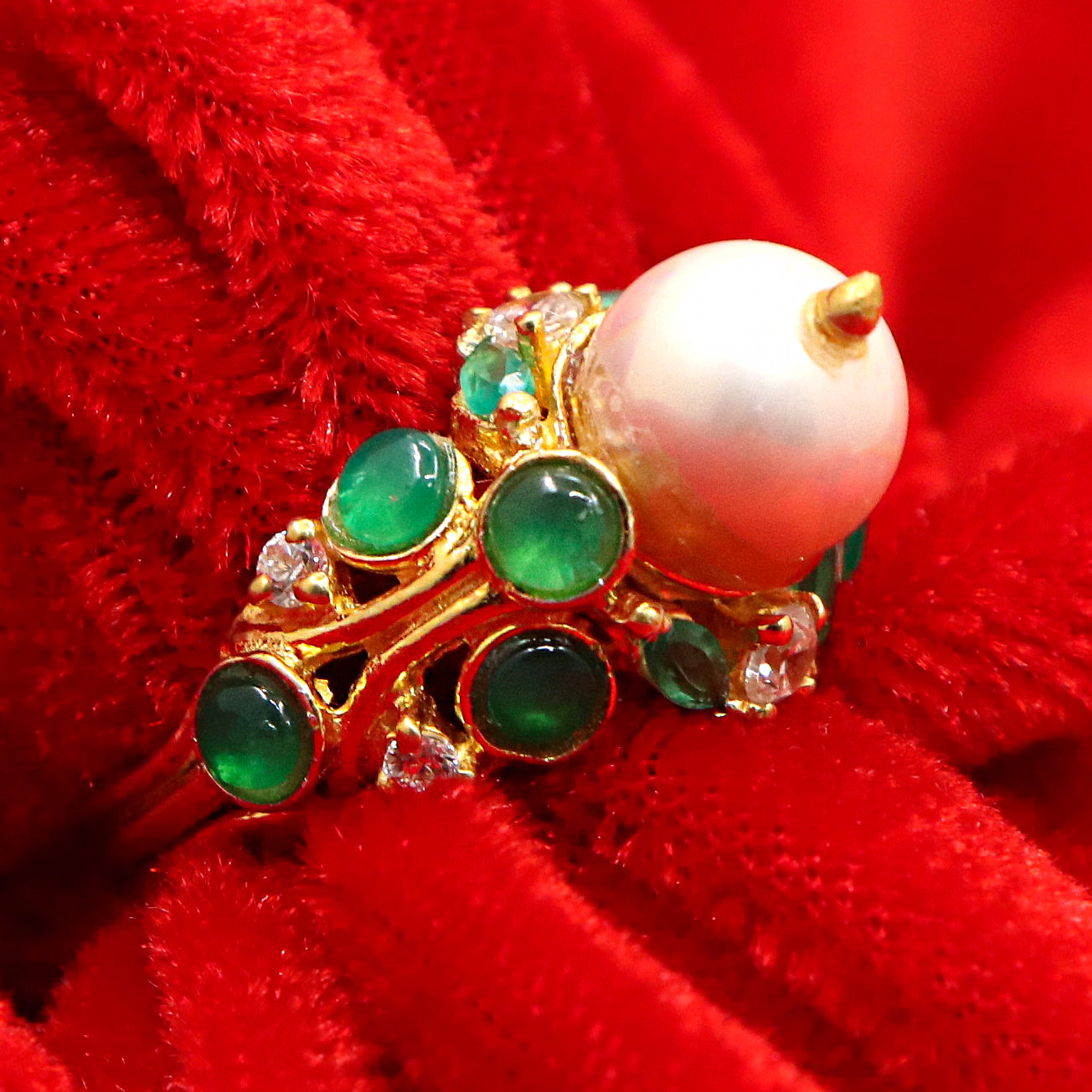 Festive-Season Must-Have – Pearl and Green Onyx Gemstone Ring