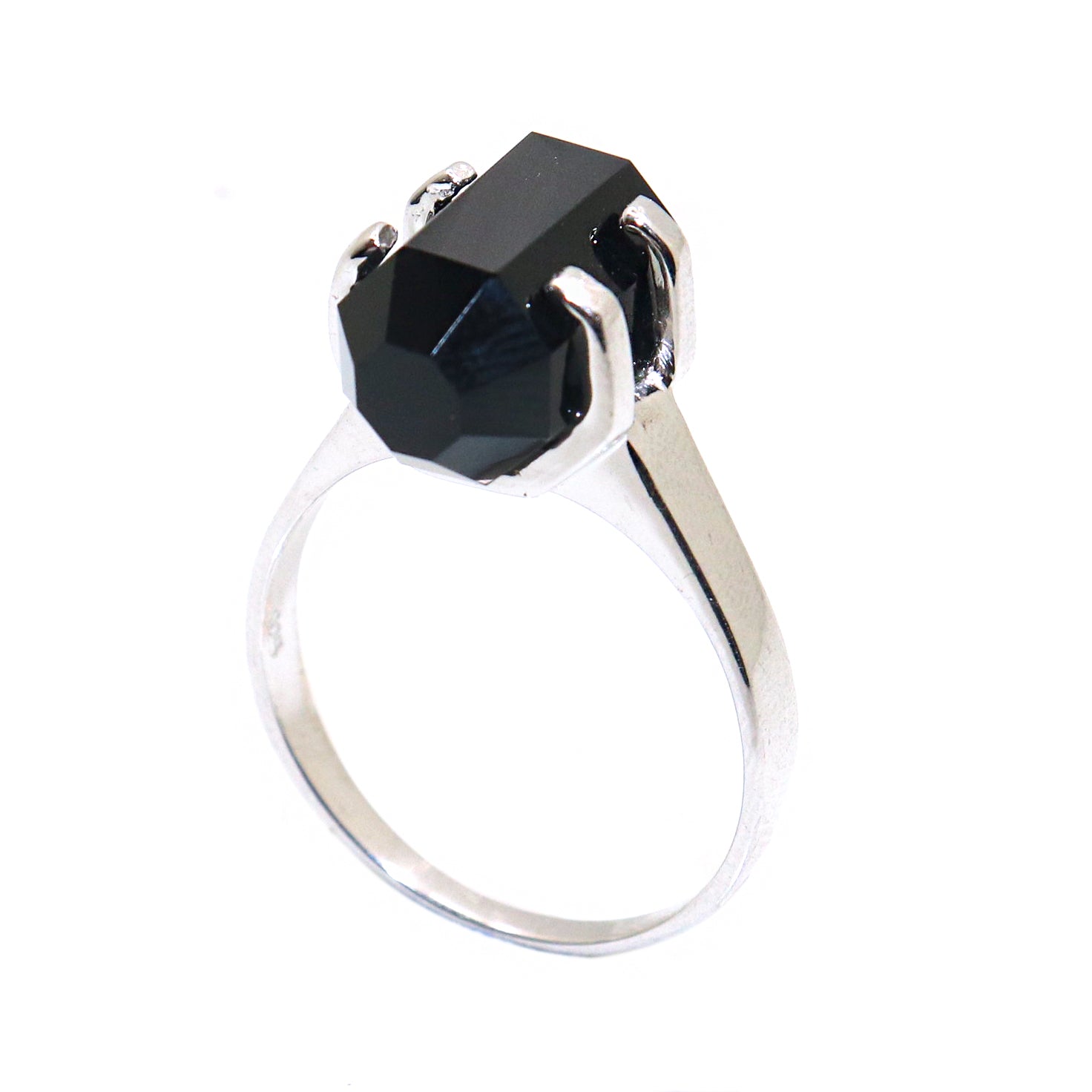 Stunning Wedding Band with Intricate Black Onyx Stonework Jewelry