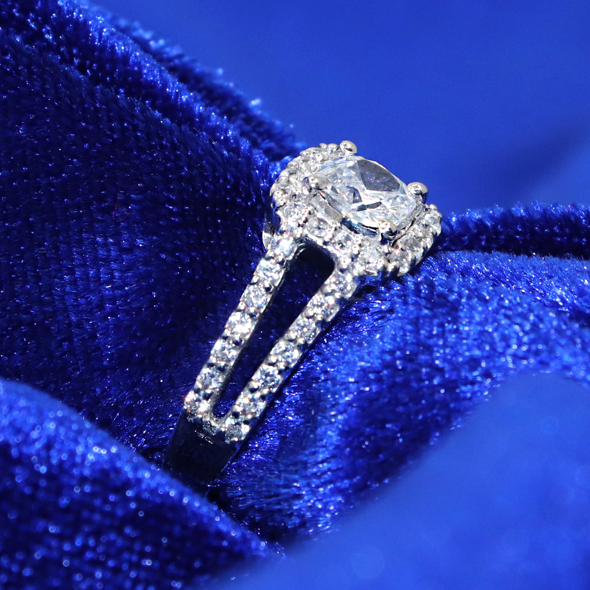 Zircon Scarlet Ring