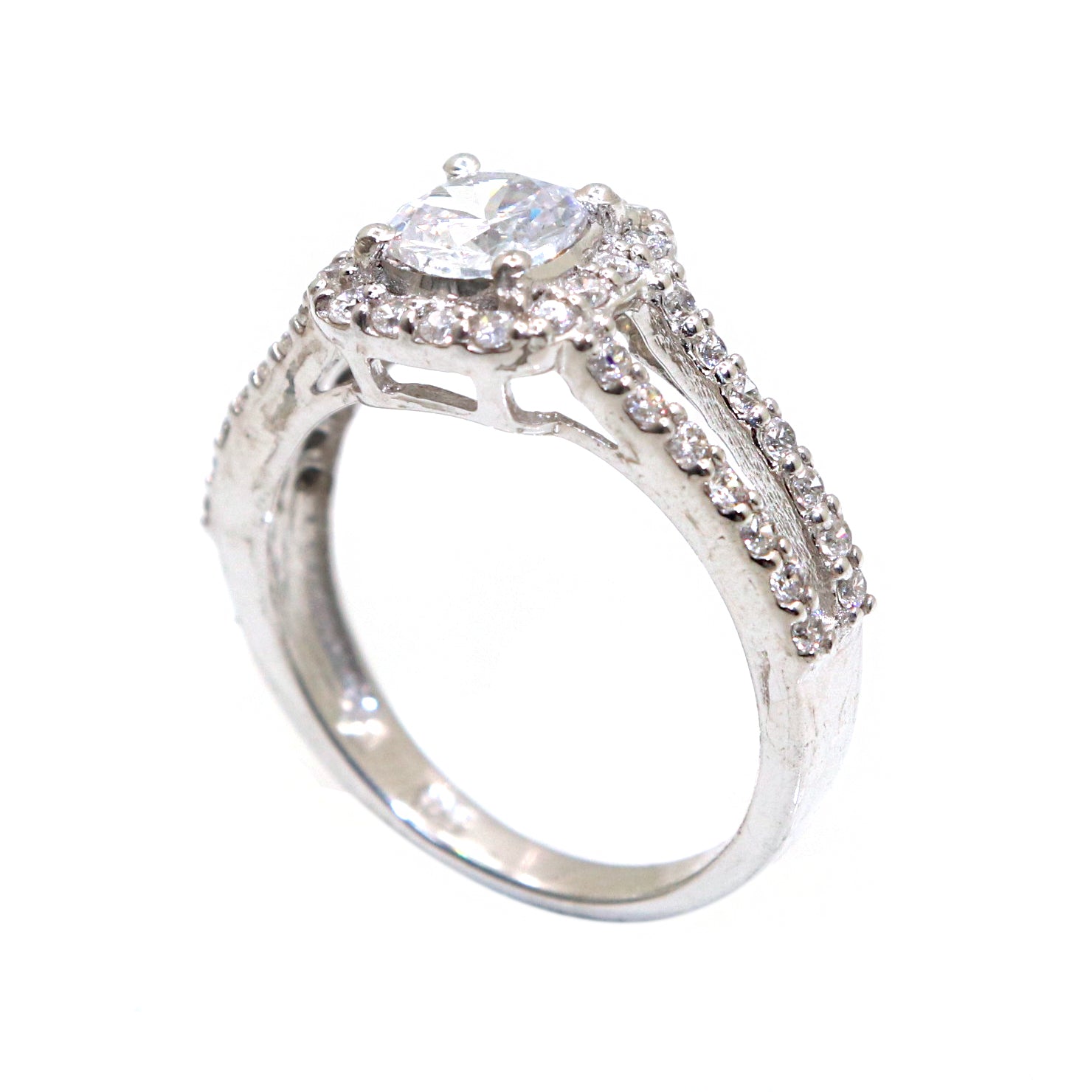 High-Quality Zircon Ring for Occasional Wear