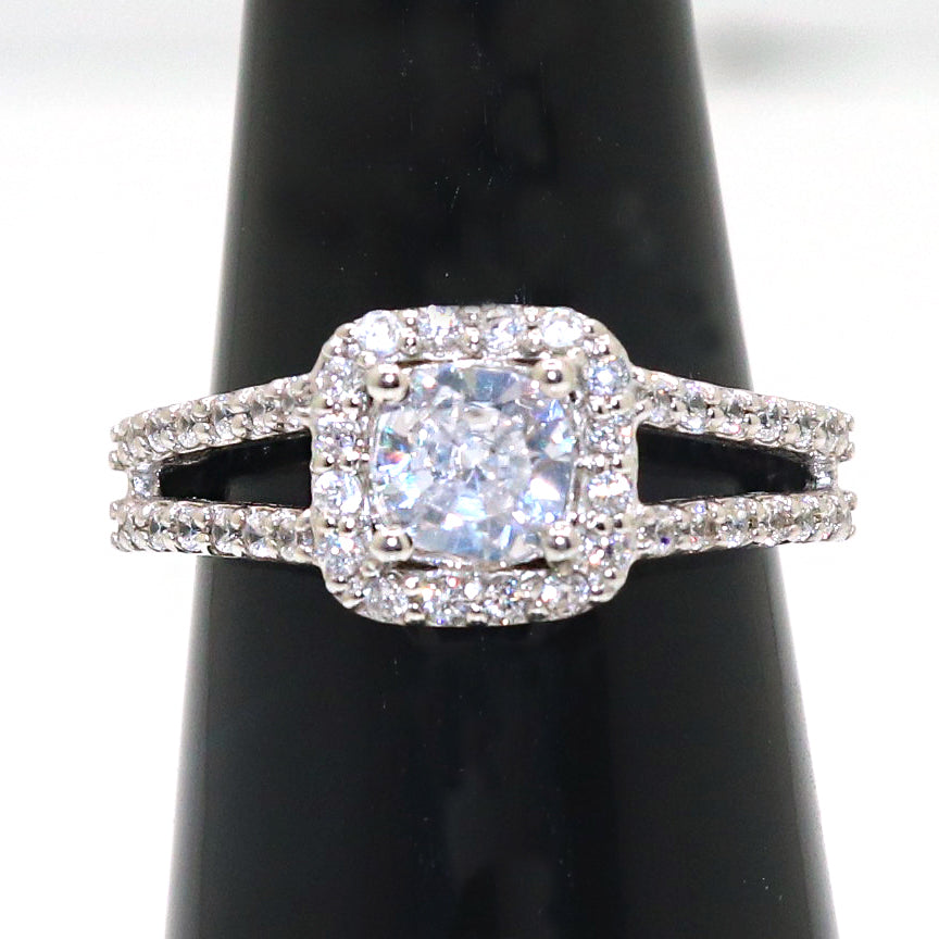 Zircon Scarlet Ring