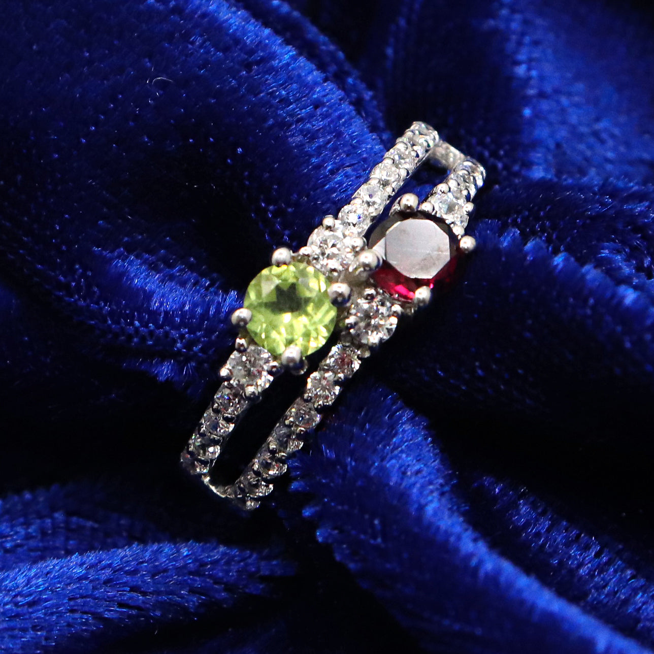 Vintage-Inspired Garnet with Peridot Gemstone Ring