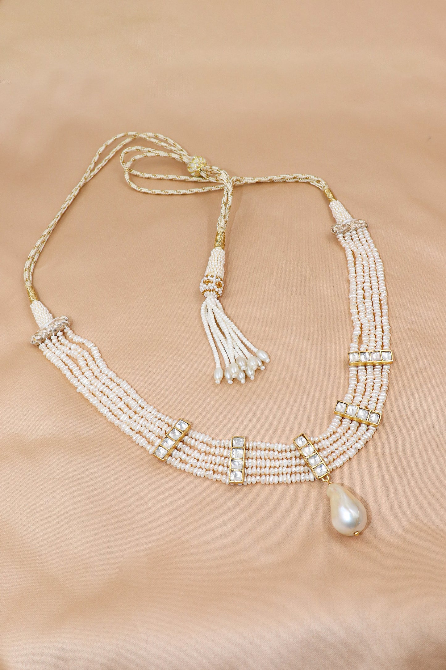 Classic Pearl Jewelry: Exquisite Beaded Necklace for Weddings and Celebrations