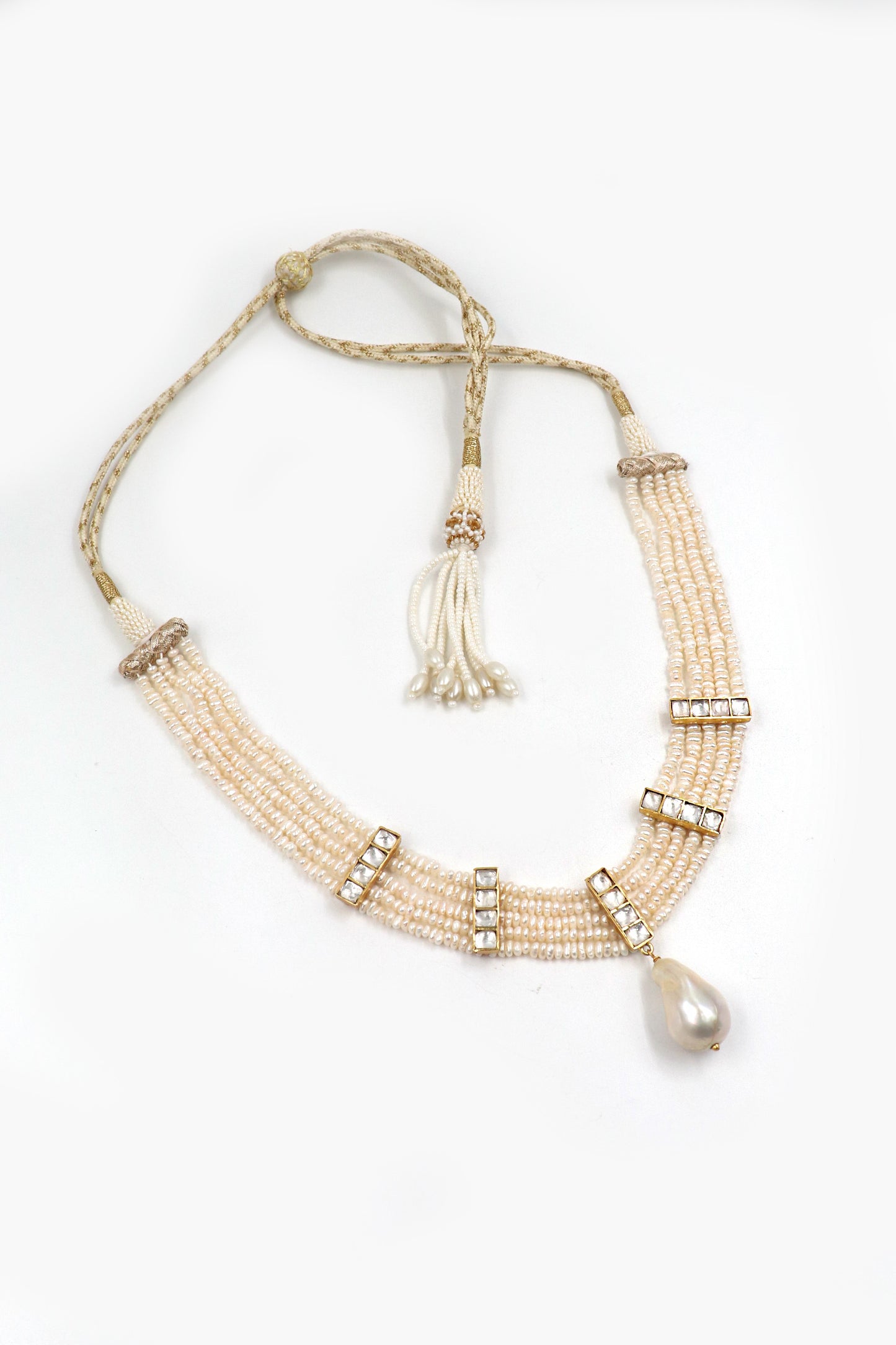 Classic Pearl Jewelry: Exquisite Beaded Necklace for Weddings and Celebrations