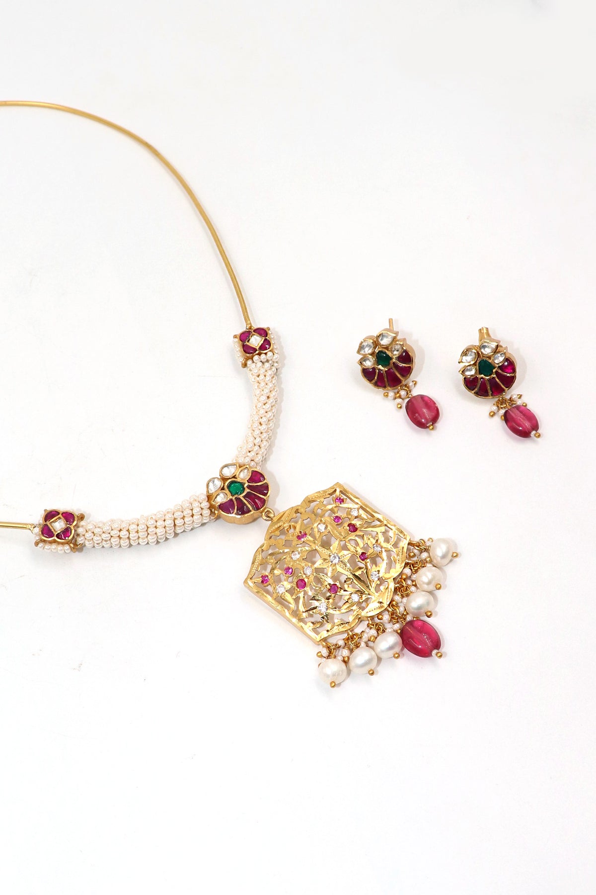 Pearl Scarlet Necklace