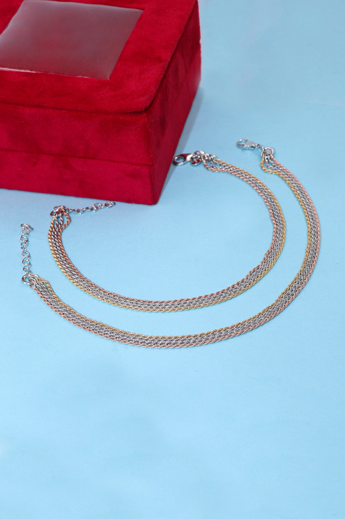 Italian Anklet Jewelry for Casual and Formal Looks.