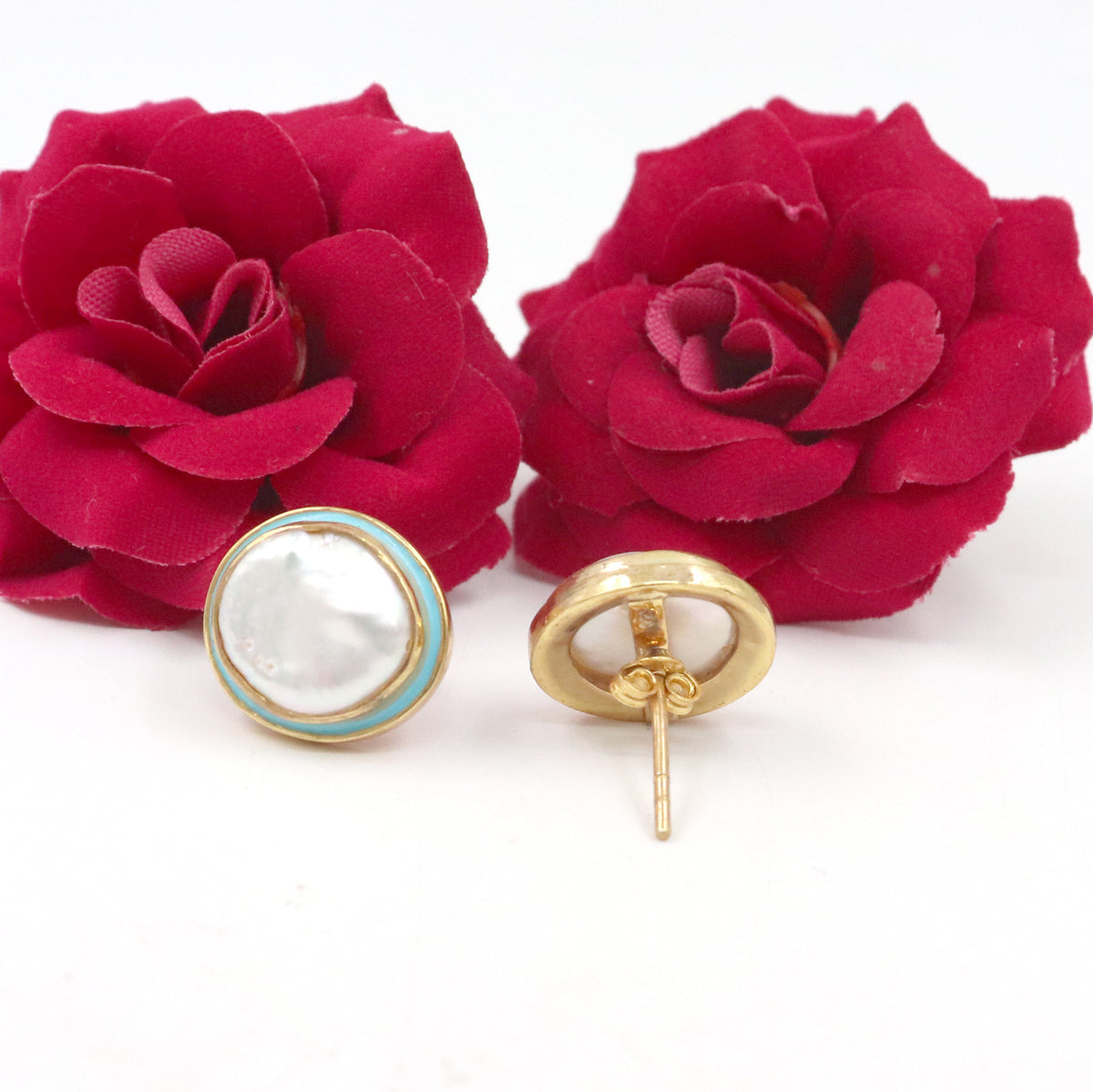 Lumi Pearl StudGlow