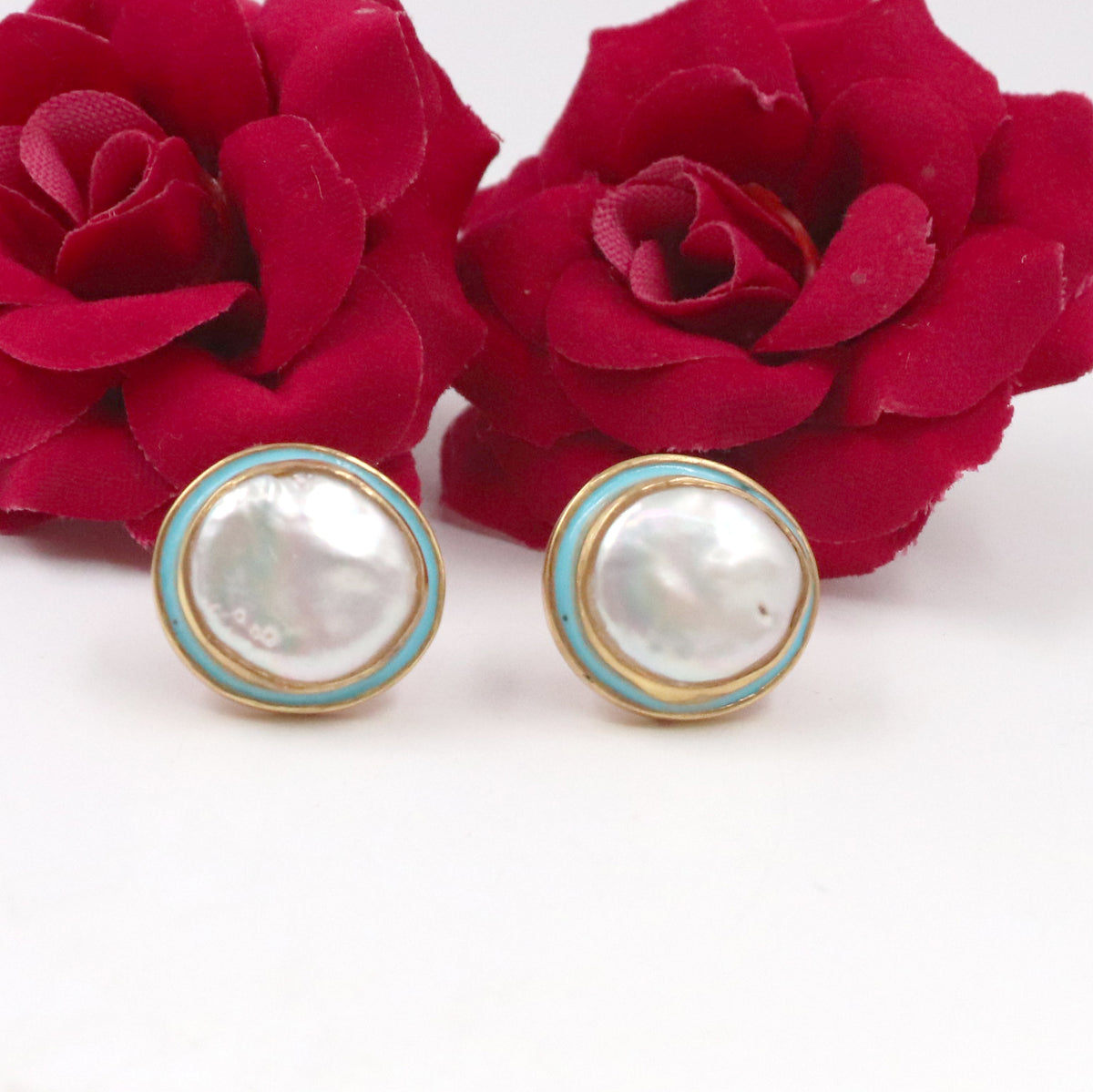 Lumi Pearl StudGlow