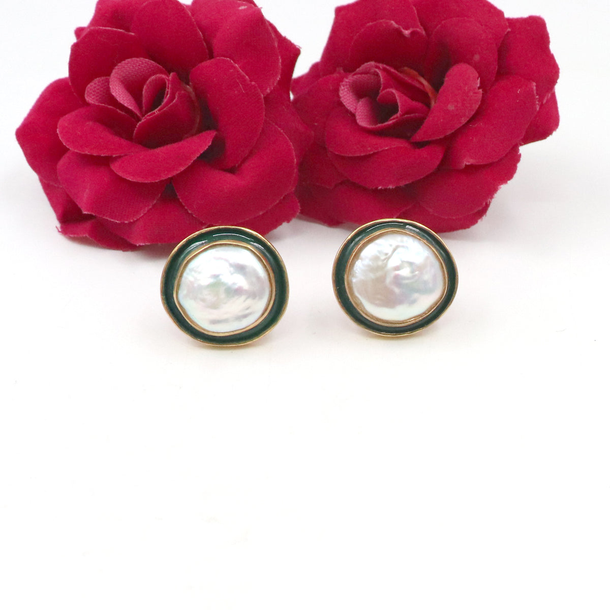 Lumi Pearl StudGlow