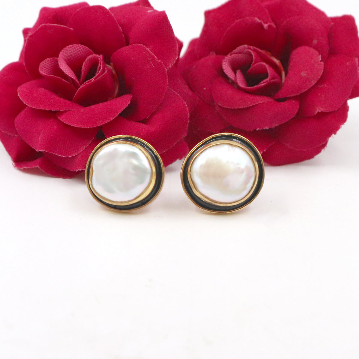 Lumi Pearl StudGlow
