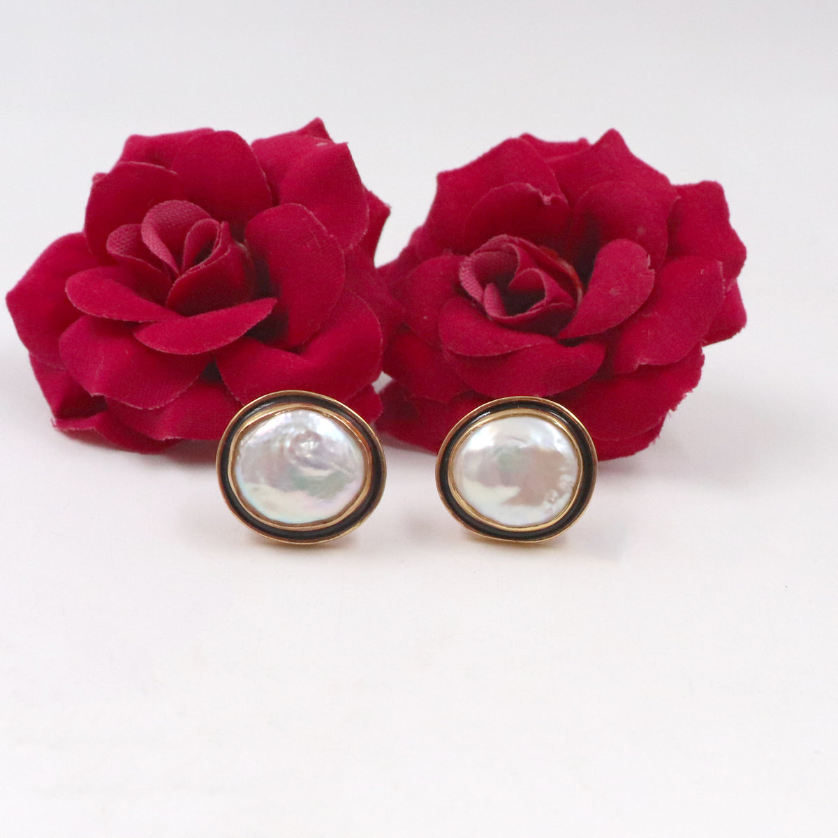Lumi Pearl StudGlow