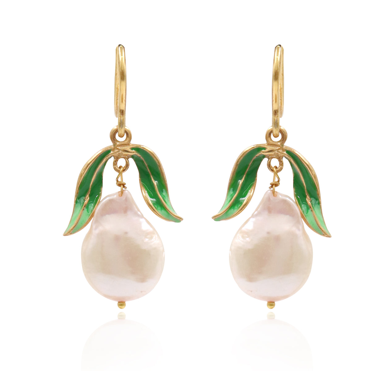 Dewdrop Pearl DangleWhisper