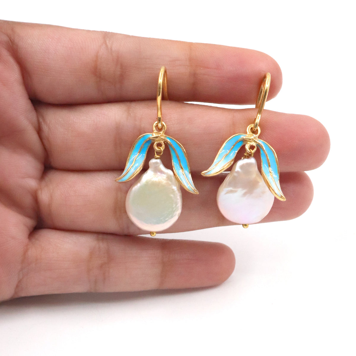 Dewdrop Pearl DangleWhisper