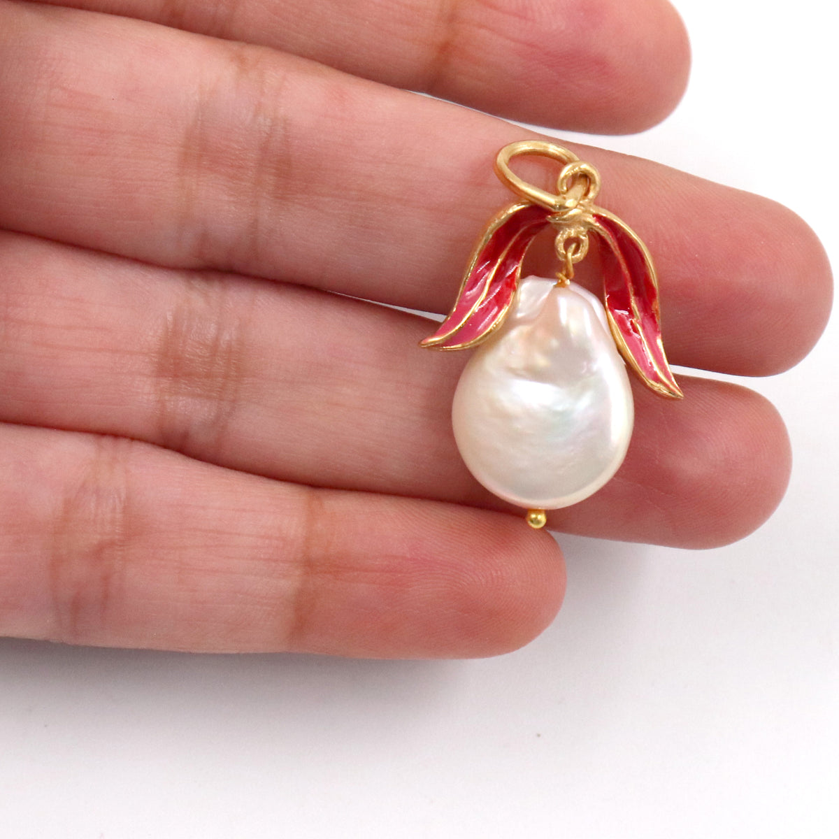 Glaze Pearl PendantDrift