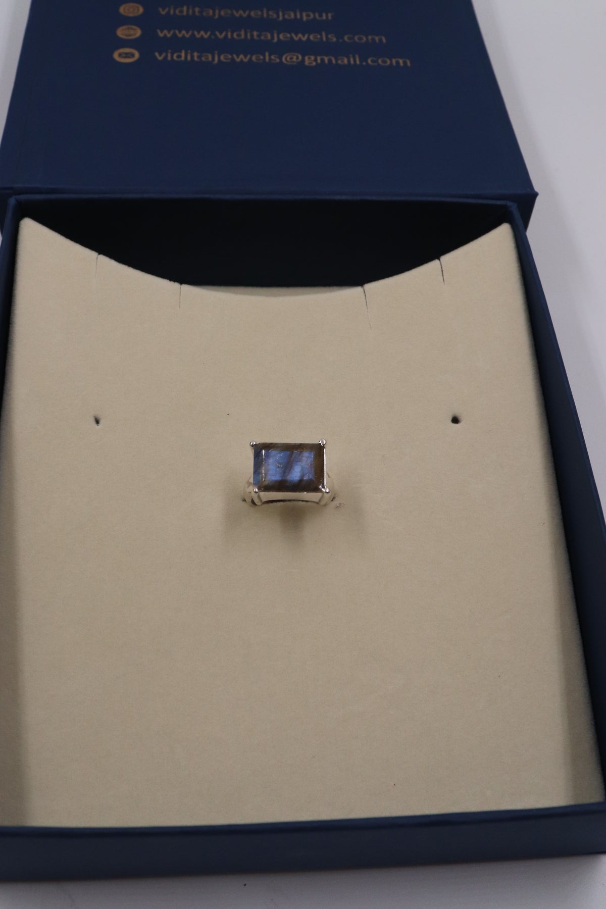 Flashy Labradorite Ring