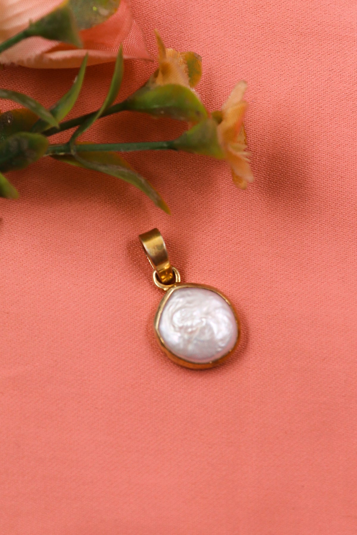 Sterling Silver Pearl Royal Pendant