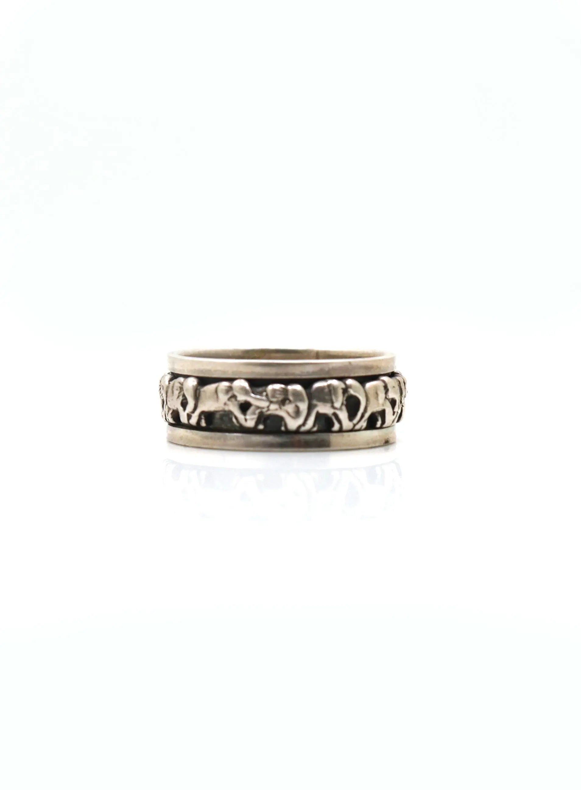 Elegant Silver Designer Elephant Carving Ring - VJewels