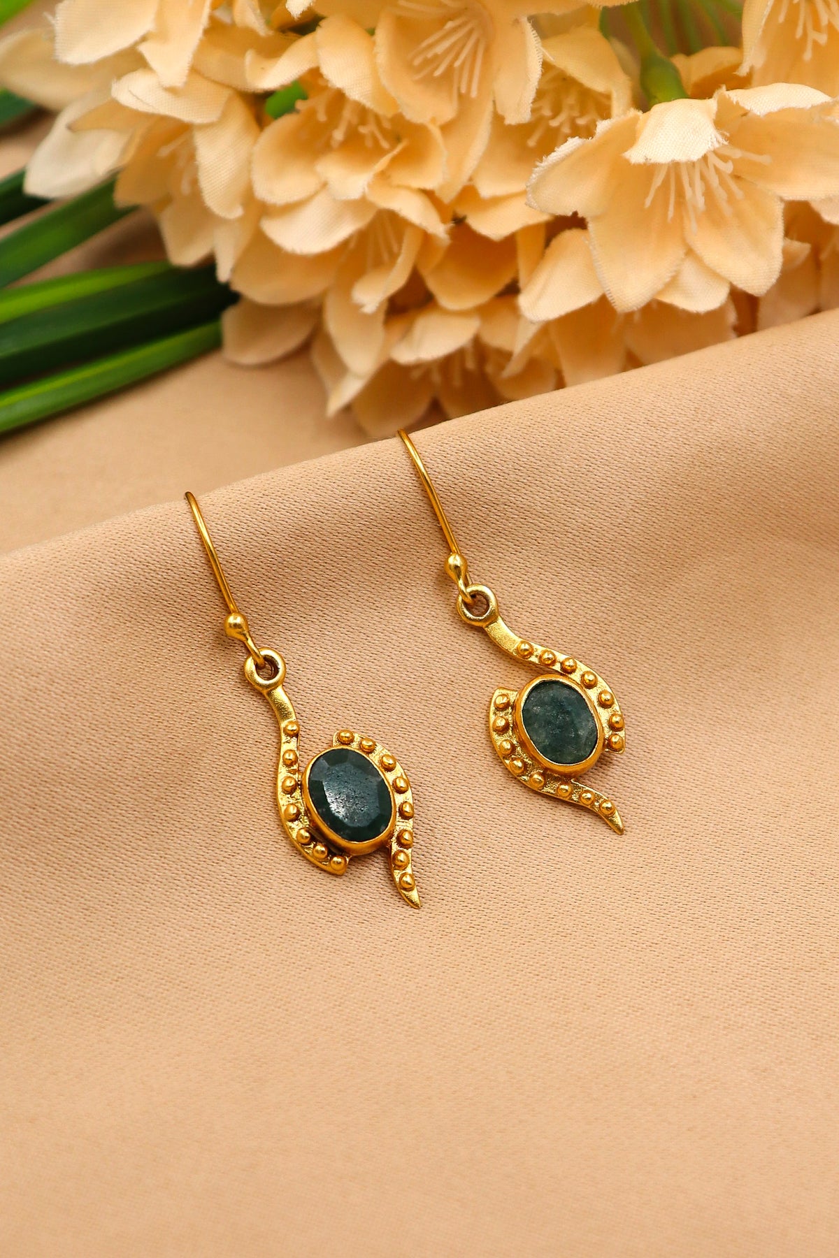 Emerald Regal Dangle Earring