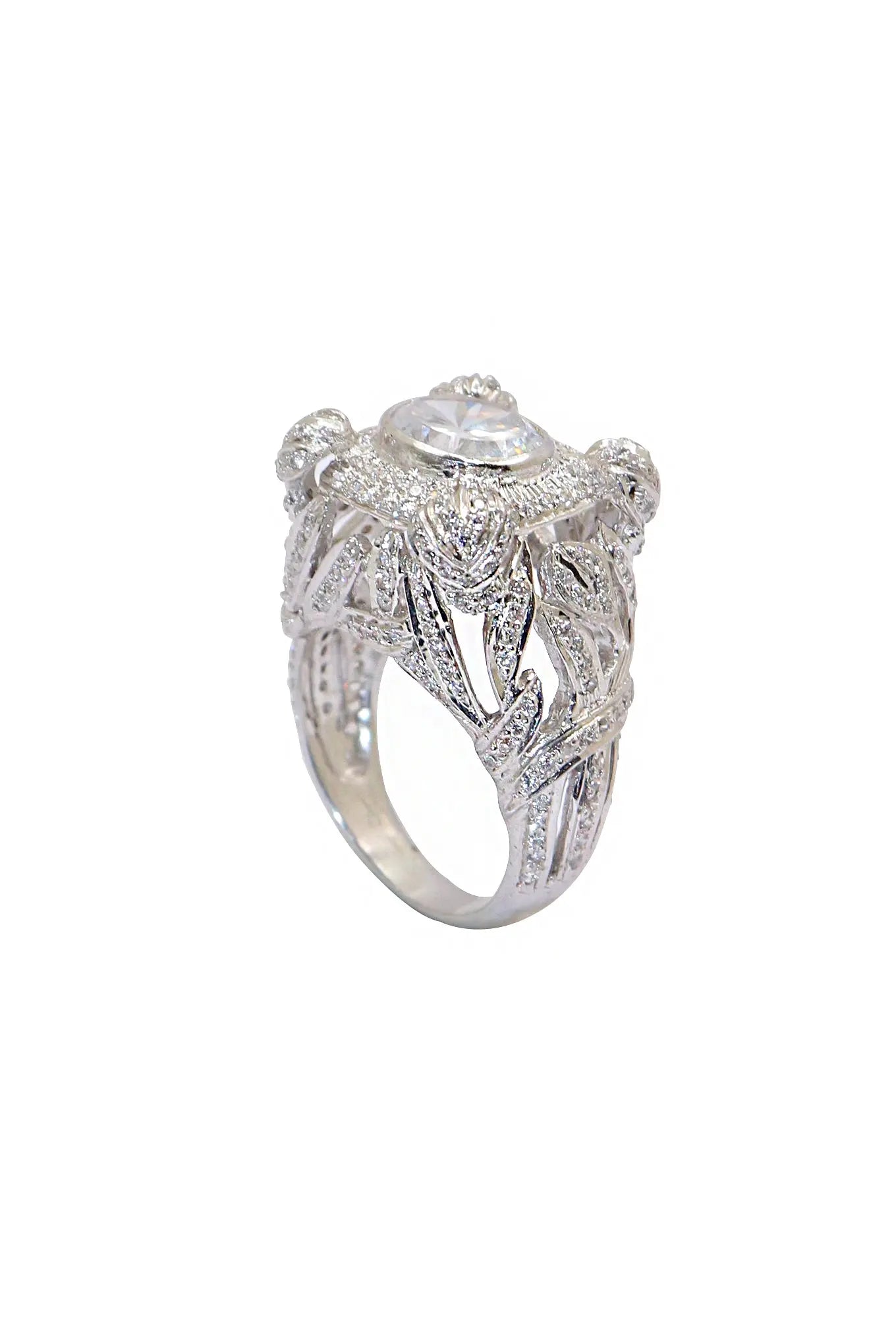 Zircon Set Eye Catchy Royal Touch Ring Jewelry VJewels